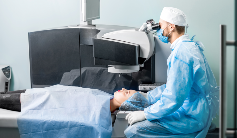 ABORDAJE DE LA DISLOCACIÓN DEL FLAP POSTERIOR A LASIK