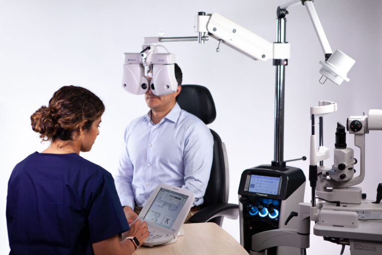 Topcon incorpora tecnología digital avanzada al nuevo soporte para instrumentos oftálmicos IS-6500