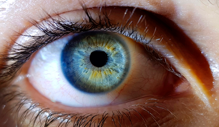 Neuromoduladores en la cirugía refractiva: interacción en la reparación corneal